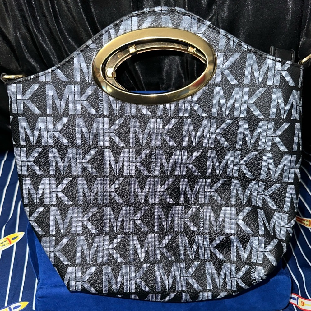 Like new MARY KING WOMENS BAG